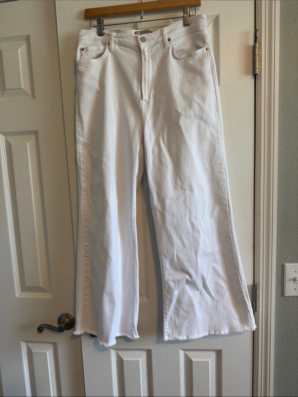 7 For All Mankind Ultra High Rise Cropped Jo